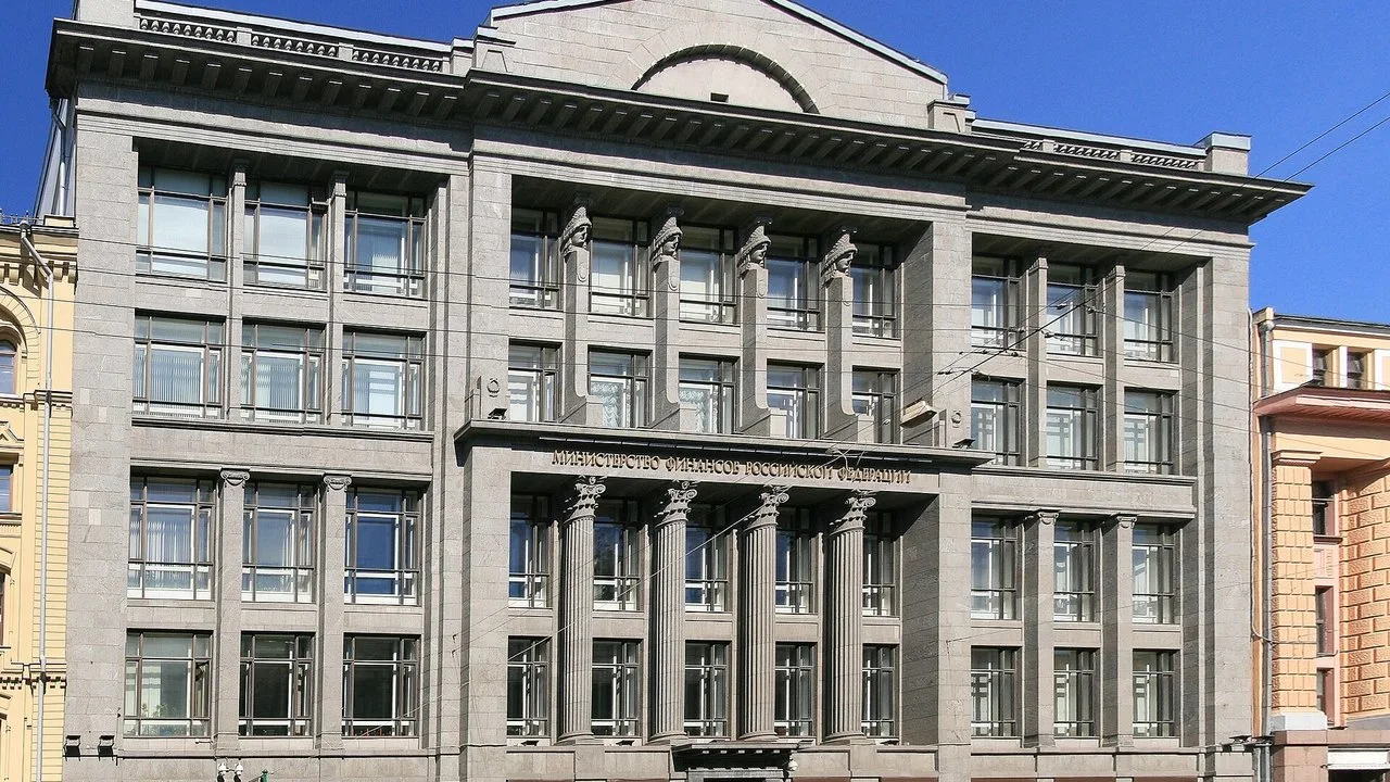 Минфин планирует пополнить ФНБ на 600 млрд – 1 трлн рублей за год